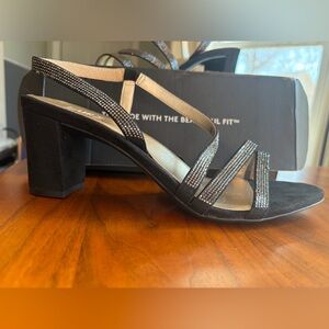 Naturalizer 10 Black Strappy Heels